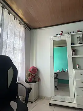 ALANAH_KITTY's Live XXX Chat
