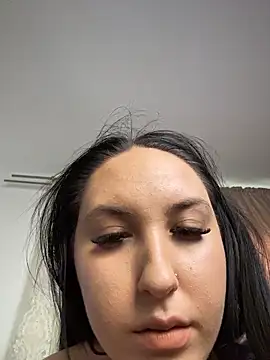 Lucy_doll22 লাইভ XXX চ্যাট