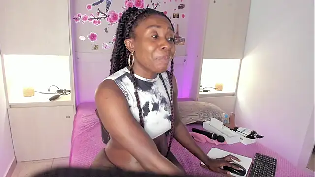TaylorBloom's Live XXX Chat