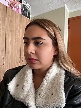 دردشة Miabonnett_ الجنسية المباشرة