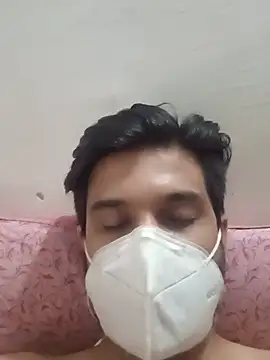 Thedickyoulove19: διαδικτυακό σόου στην κάμερα