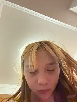 yangyang520-18girl: вебкам-шоу