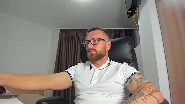 XXX chat uživo modela Findom_guy