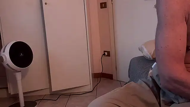 Онлайн чат XXX PierPesaroX