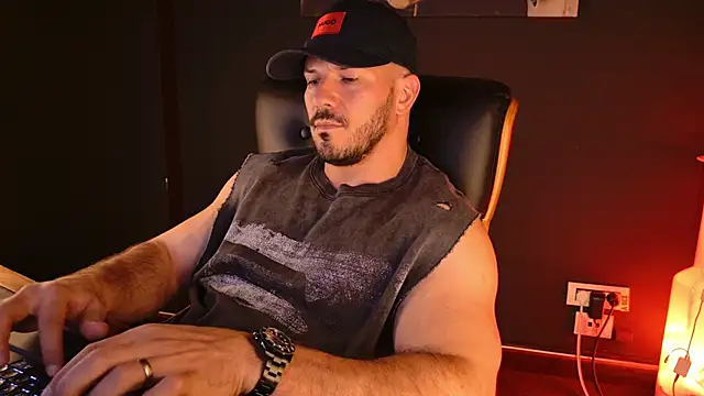 AngeloEric Chat XXX live