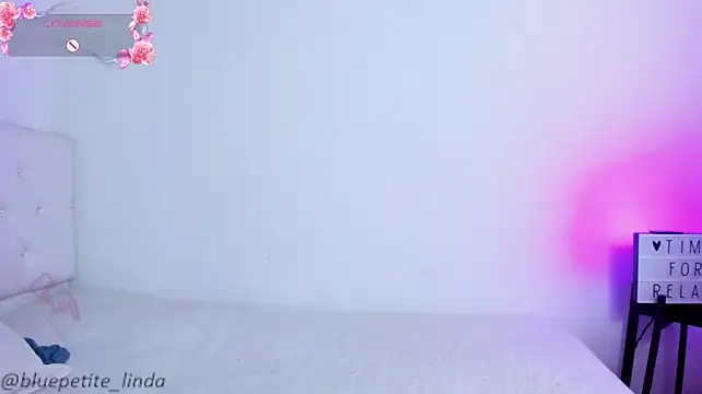 دردشة Blue_Petite الجنسية المباشرة