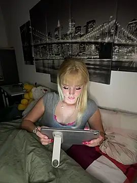 NastiLuv's Live XXX Chat