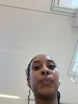 Your_Paris' Live XXX Chat