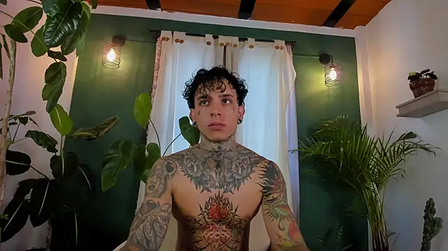 aron_ford77 live XXX chat