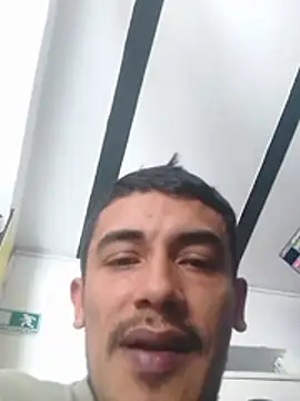 D1ogh0 Chat XXX in diretta