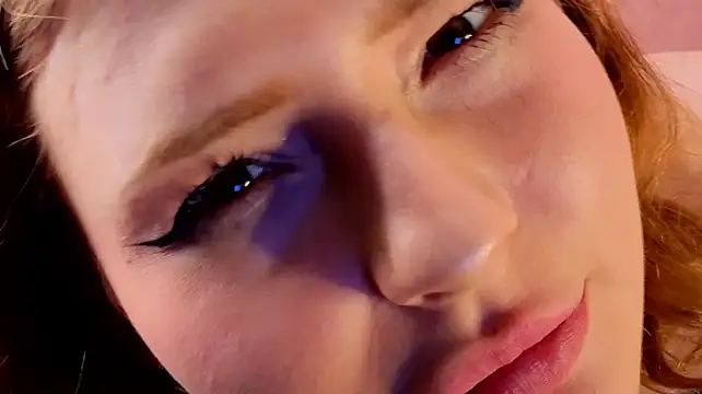 LinaQik's Live XXX Chat
