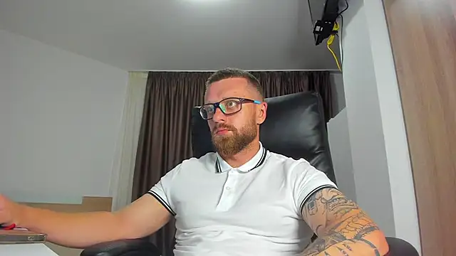 Findom_guy – Naživo XXX chat