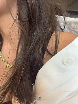 AbyThompson Adlı Modelin Canlı XXX Sohbeti