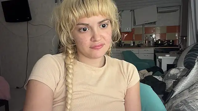 MagalyEssinger XXX чат на живо