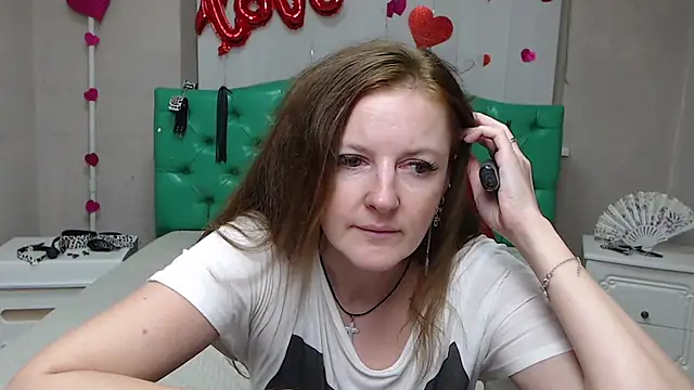 Chat +18 de MeganPirs ao vivo