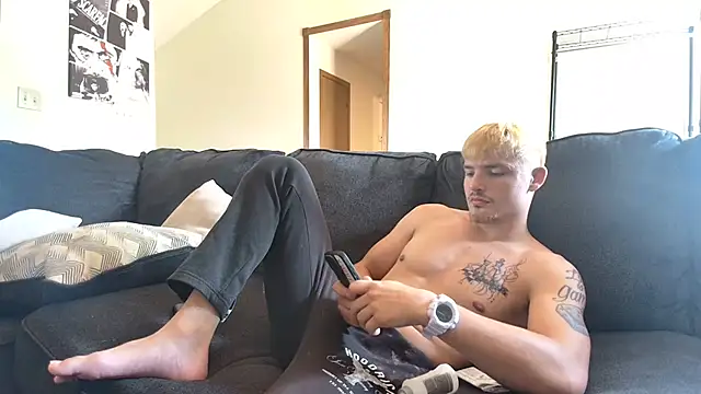 derekmontana2's Live XXX Chat