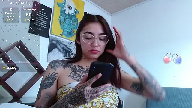 ZoeBakers_ Chat XXX in diretta