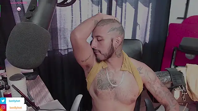 KenllyH's Webcam Show