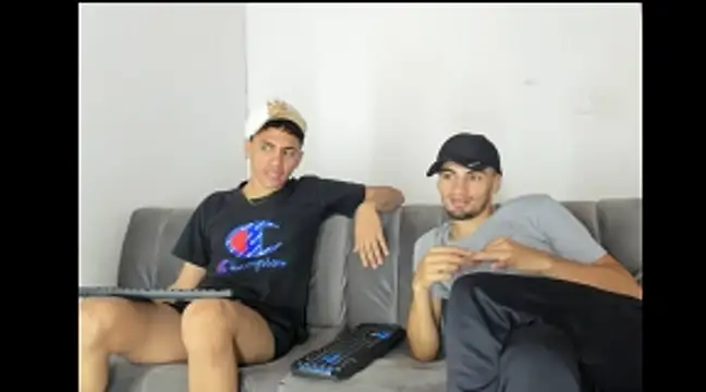 Charlie_Scorpion 라이브 XXX 채팅