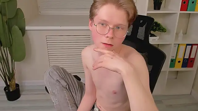 Онлайн чат XXX DanielSanders