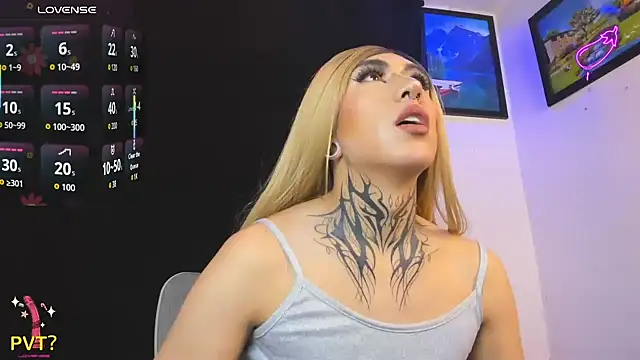 naughty_trans_dollsのライブXXXチャット