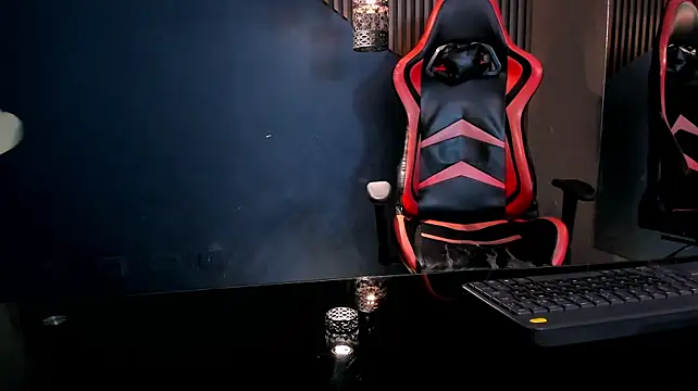 Pertunjukan Kamera Web Boss_Domiinator