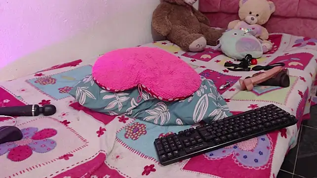 Pink_Lovee_ Adlı Modelin Canlı XXX Sohbeti