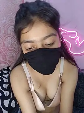 Prihu143 Adlı Modelin Canlı XXX Sohbeti