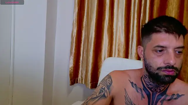 TommyDum live XXX chat