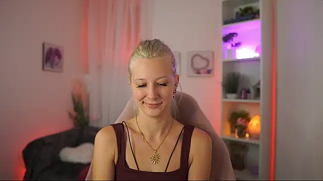צ'אט XXX בשידור חי של EmilySwann_