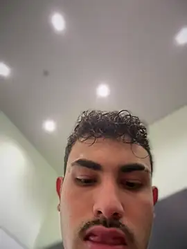 Big_Snake77 Show in webcam