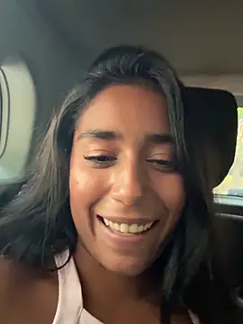 SaryJonex Adlı Modelin Canlı XXX Sohbeti
