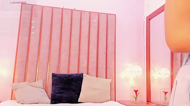Zoe_Monrow's Live XXX Chat