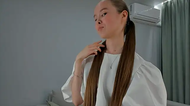 NerissaKhan Live XXX-Chat