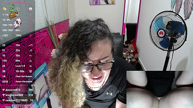 XXX chat uživo modela ViickySexy