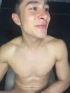 AustinJones_ Adlı Modelin Canlı XXX Sohbeti