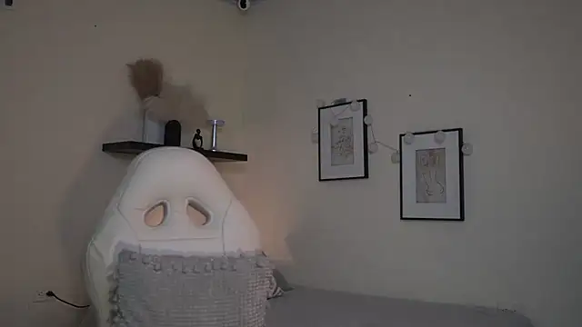 isabella-garcia-'s Live XXX Chat