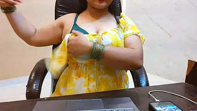 PUCHEJAAN – Live XXX-chat