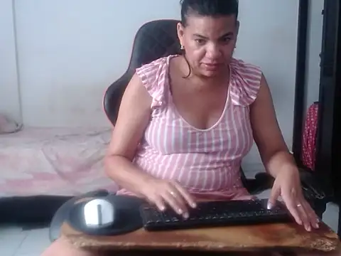 Adriana_0312's Live XXX Chat