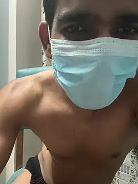 Naughtytomboy78 在線直播表演