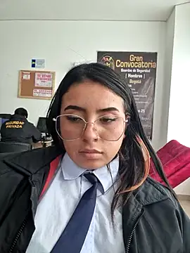 Chat +18 de Angela__05 ao vivo