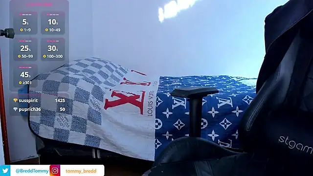 Tommy_Bred 라이브 XXX 채팅