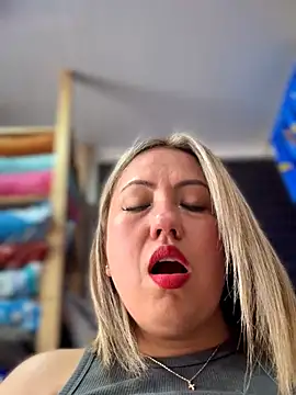 VIOLETA-25_'s Live XXX Chat