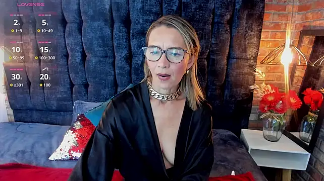 Issa_Milf__ Live XXX Chat