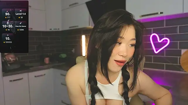 ShaiyaMinn3 Adlı Modelin Canlı XXX Sohbeti