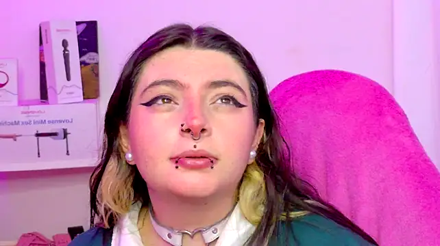 Chat XXX en directo de Sachi_Meow
