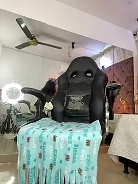 Онлайн чат XXX Auri__