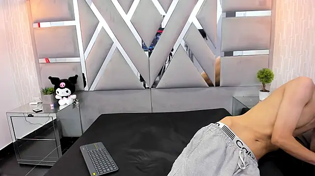 MikeHunteer – Live XXX-chat
