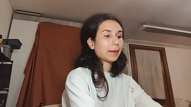 HazyLoom XXX чат на живо
