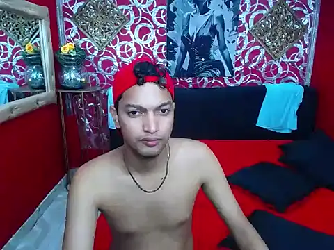 PEINBOYS লাইভ XXX চ্যাট